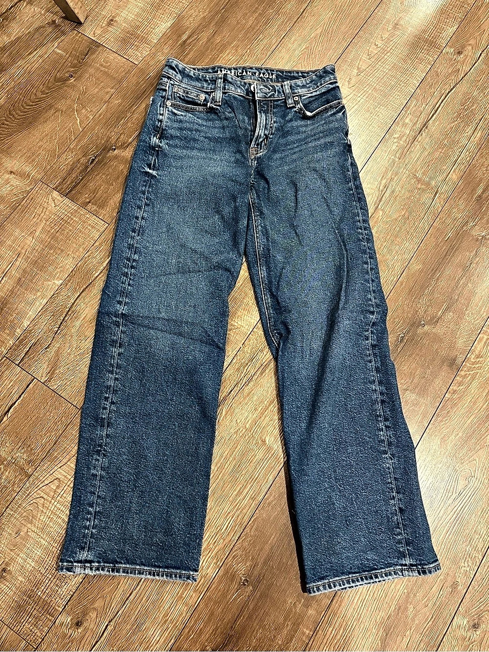 American Eagle AE Super High-Waisted Baggy Wide-Leg Jean Jeans